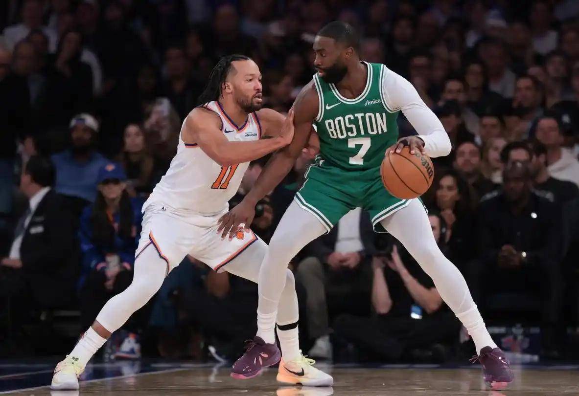 包含CBA常规赛战况：北京首钢防线稳固，拜仁慕尼黑进攻受阻，布伦森成最佳的词条